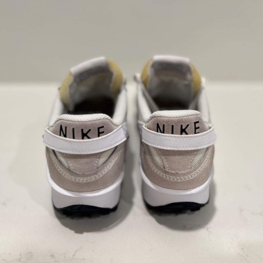 Nike Waffle Debut Running Shoes - Picture 2 of 9